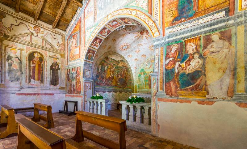 Sant'Alessandro Lasnigo Interno chiesa